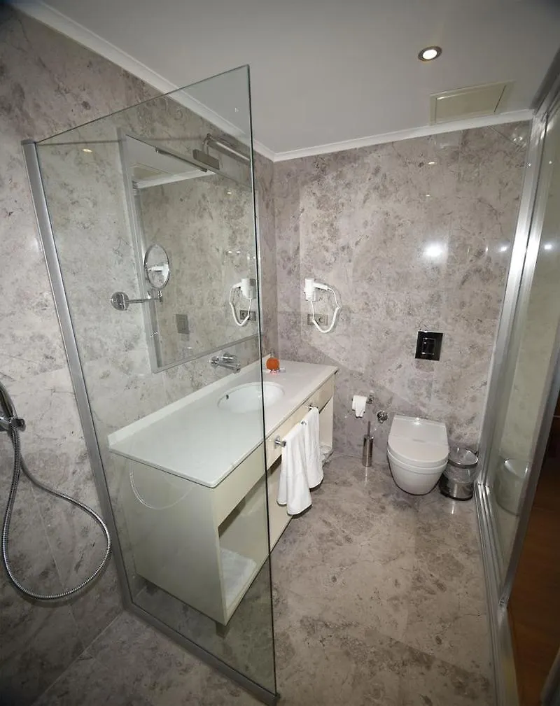 The Elegant Hotel Стамбул