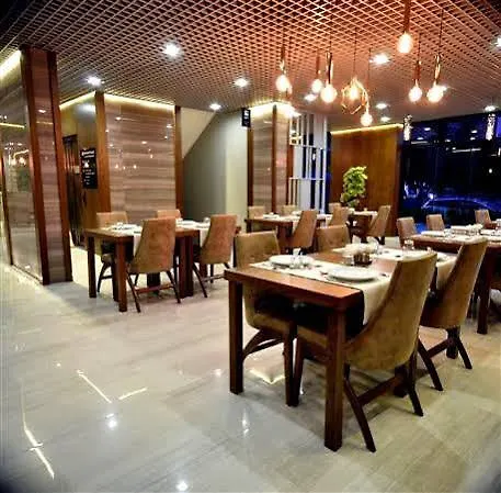The Elegant Hotel Стамбул